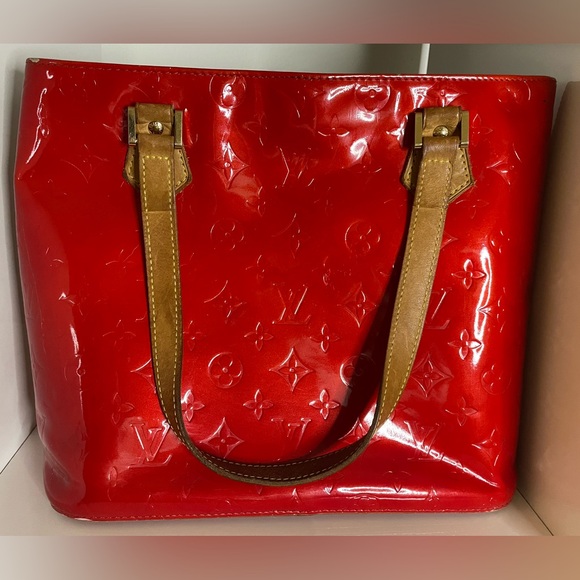 Louis Vuitton Monogram Vernis Houston LV Logo Red Patent Tote Bag - Picture 3 of 10